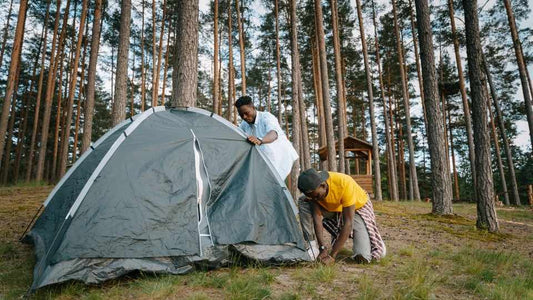 Camping-Zelt aufbauen